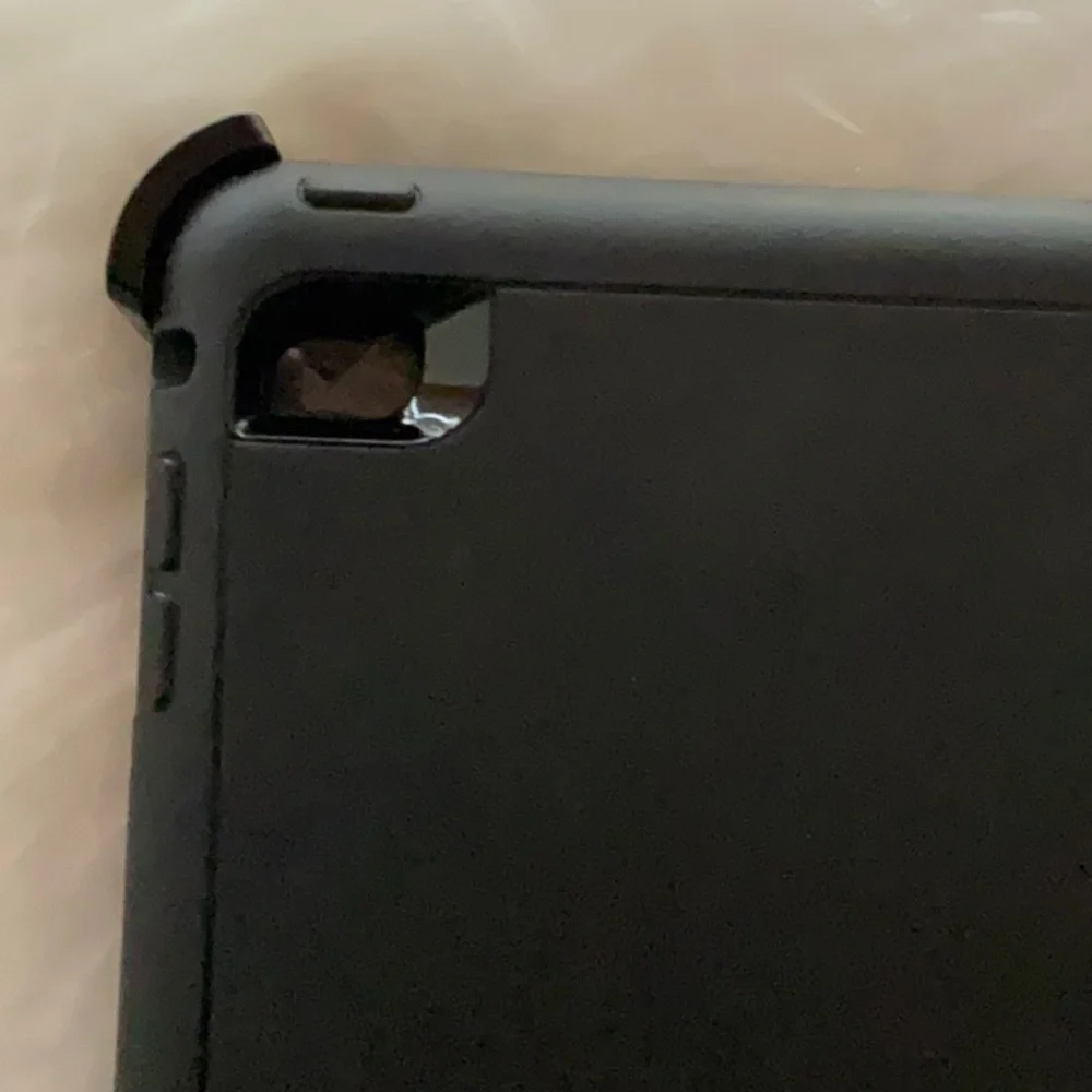 OtterBox Sleek Black Tablet Case